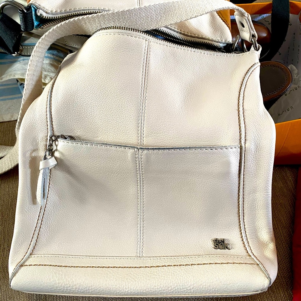 The Sak Lucia Leather purse. Never used!